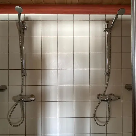 Kvenahytta Nyaraló Markegardlian